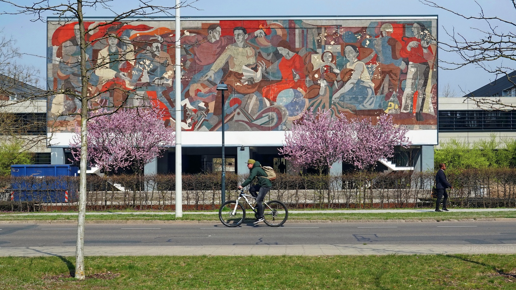 2019-04-03 12-35-03